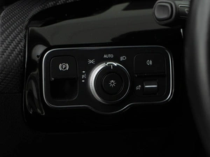 Хетчбэк Mercedes-benz A-класс 2018 года, 2098999 рублей, Москва