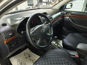 Седан Toyota Avensis 2005 года, 770000 рублей, Ачинск