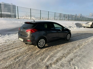 Универсал Kia Ceed 2015 года, 950000 рублей, Красноярск