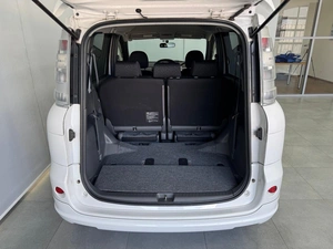 Минивэн Toyota Sienta 2013 года, 995000 рублей, Красноярск