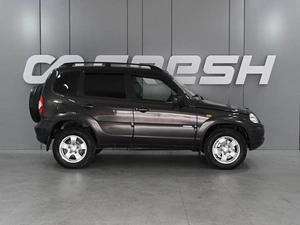 Внедорожник Chevrolet Niva 2010 года, 545000 рублей, Аксай