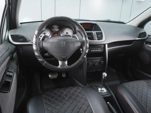 Хетчбэк Peugeot 207 2010 года, 469000 рублей, Ростов-на-Дону