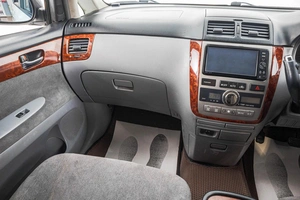 Минивэн Toyota Ipsum 2001 года, 989000 рублей, Барнаул