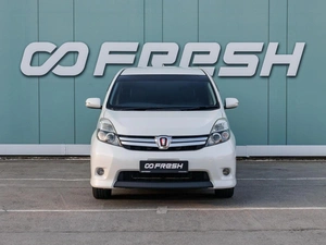 Минивэн Toyota Isis 2012 года, 1550000 рублей, Большой Сочи