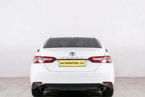 Седан Toyota Camry 2021 года, 2799000 рублей, Красноярск