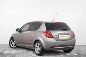 Хетчбэк Kia Ceed 2009 года, 709000 рублей, Кемерово