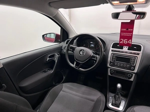 Седан Volkswagen Polo 2015 года, 1149000 рублей, Красноярск
