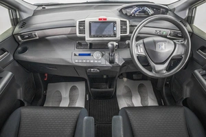 Минивэн Honda Freed 2015 года, 1349000 рублей, Барнаул