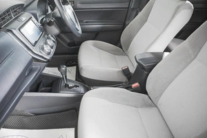Седан Toyota Corolla Axio 2017 года, 1149000 рублей, Кемерово