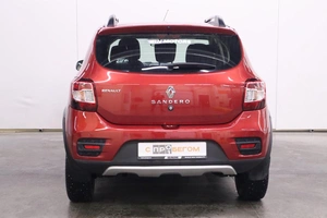 Хэтчбек Renault Sandero 2017 года, 1030000 рублей, Брянск