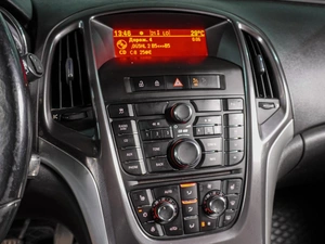 Хетчбэк Opel Astra 2011 года, 749000 рублей, Воронеж