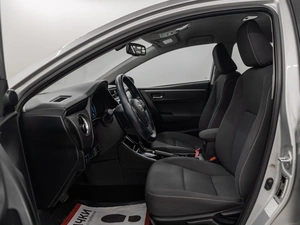 Седан Toyota Corolla 2017 года, 1900000 рублей, Красноярск