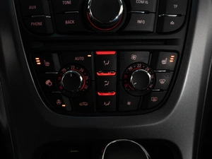 Седан Opel Astra 2014 года, 901000 рублей, Ставрополь