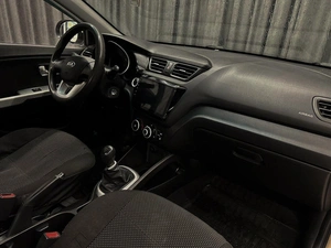 Седан Kia Rio 2013 года, 750000 рублей, Красноярск