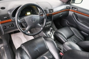 Седан Toyota Avensis 2008 года, 999000 рублей, Красноярск