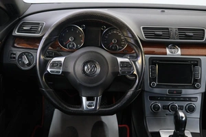 Седан Volkswagen Passat CC 2013 года, 1329000 рублей, Омск