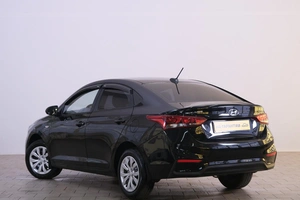 Седан Hyundai Solaris 2017 года, 1079000 рублей, Омск