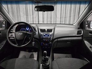 Седан Hyundai Solaris 2015 года, 800000 рублей, Красноярск