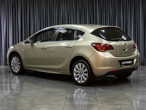 Хетчбэк Opel Astra 2010 года, 489000 рублей, Тюмень