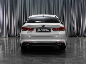 Седан Kia Optima 2018 года, 2049000 рублей, Тюмень