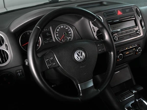 Внедорожник Volkswagen Tiguan 2010 года, 1239000 рублей, Ростов-на-Дону