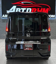 Минивэн Honda Stepwgn Spada 2017 года, 1797000 рублей, Красноярск