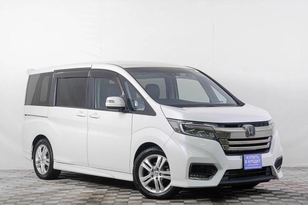 Минивэн Honda Stepwgn Spada 2019 года, 2199000 рублей, Кемерово