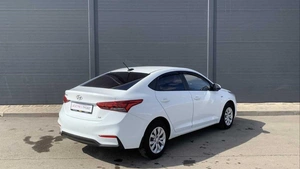 Седан Hyundai Solaris 2017 года, 1140000 рублей, Солонцы