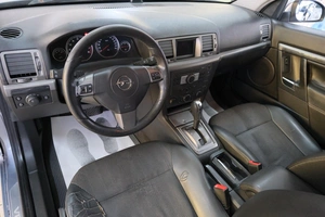 Лифтбек Opel Vectra 2006 года, 609000 рублей, Омск