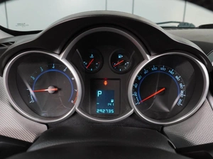 Седан Chevrolet Cruze 2013 года, 777000 рублей, Воронеж