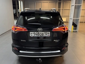 Внедорожник Toyota RAV4 2018 года, 2797000 рублей, Красноярск