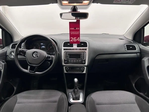 Седан Volkswagen Polo 2015 года, 1149000 рублей, Красноярск