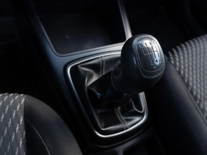 Седан Kia Rio 2017 года, 1179000 рублей, Саратов