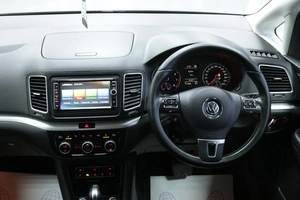 Минивэн Volkswagen Sharan 2015 года, 1398000 рублей, Солонцы