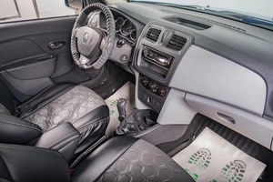 Хетчбэк Renault Sandero 2015 года, 739000 рублей, Томск