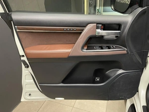 Внедорожник Toyota Land Cruiser 2016 года, 4890000 рублей, Красноярск