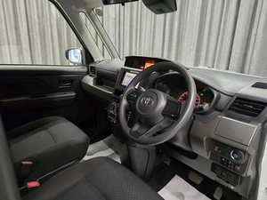Минивэн Toyota Roomy 2021 года, 1040000 рублей, Красноярск
