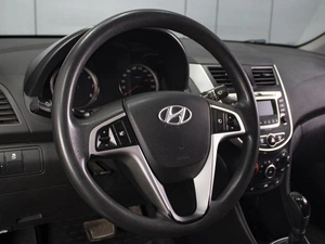 Седан Hyundai Solaris 2016 года, 1229000 рублей, Омск