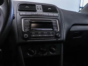 Седан Volkswagen Polo 2014 года, 905000 рублей, Красноярск