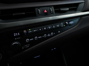 Седан Lexus ES 2020 года, 3770090 рублей, Москва
