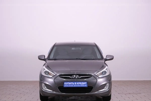 Седан Hyundai Solaris 2013 года, 999000 рублей, Омск