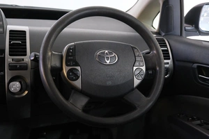 Лифтбек Toyota Prius 2008 года, 729000 рублей, Омск