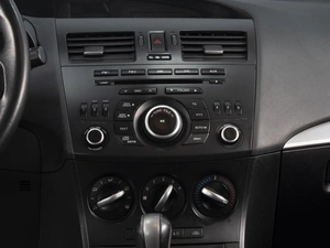 Хетчбэк Mazda 3 2011 года, 850000 рублей, Омск