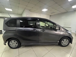 Минивэн Honda Freed 2013 года, 1050000 рублей, Ачинск