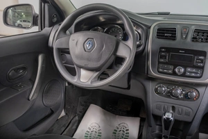 Седан Renault Logan 2017 года, 1029000 рублей, Томск