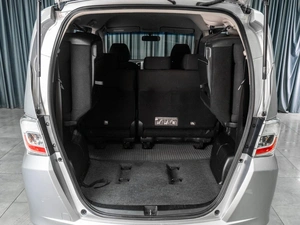 Минивэн Honda Freed 2012 года, 1049000 рублей, Тюмень
