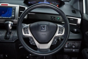 Минивэн Honda Freed 2011 года, 1049000 рублей, Красноярск