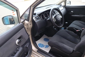 Хэтчбек Nissan Tiida 2010 года, 800000 рублей, Мирное