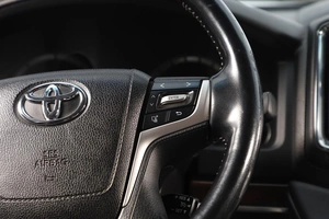 Внедорожник Toyota Land Cruiser 2018 года, 7299000 рублей, Новосибирск