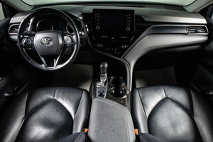 Седан Toyota Camry 2021 года, 2649000 рублей, Сургут